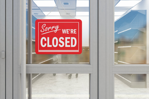 超市橱窗上的关门标志，对不起图片下载