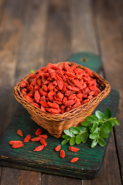 枸杞在篮子里图片下载