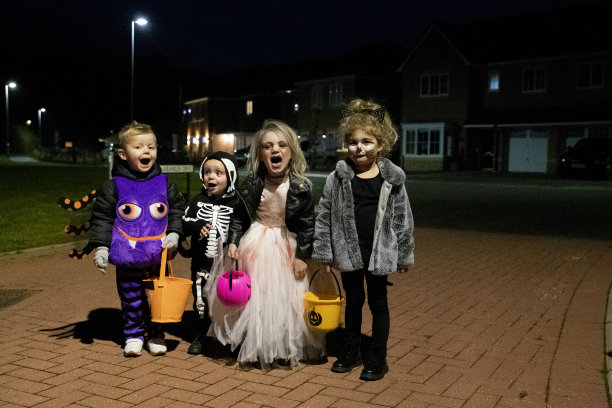 做个鬼脸!图片下载