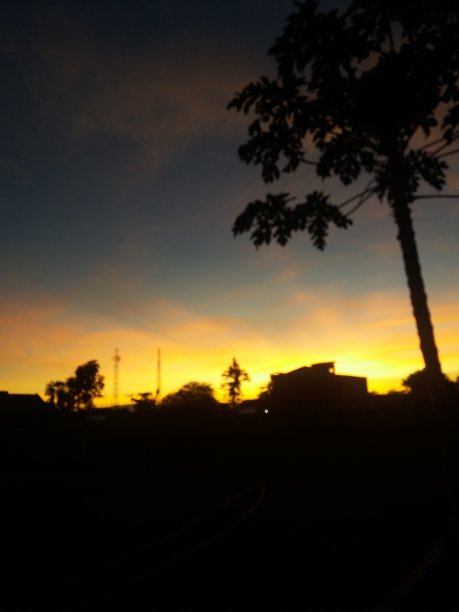 太阳在天堂升起图片下载