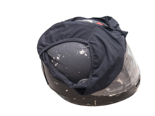 摩托车头盔侧面的泳裤图片下载