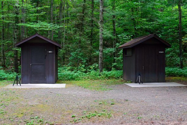 公园里的房子都有三脚架图片下载