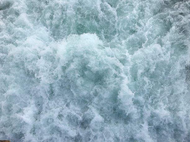 蓝色海浪泡沫水背景图片下载
