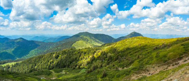 夏季喀尔巴阡山脉景观素材图片