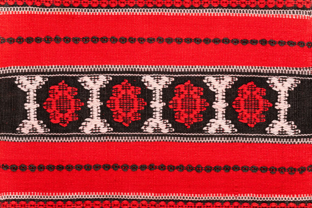 带有民间图案设计的地毯碎片图片下载