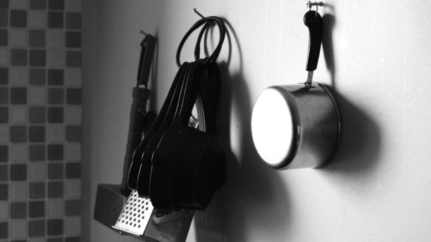 在房子里无聊图片下载