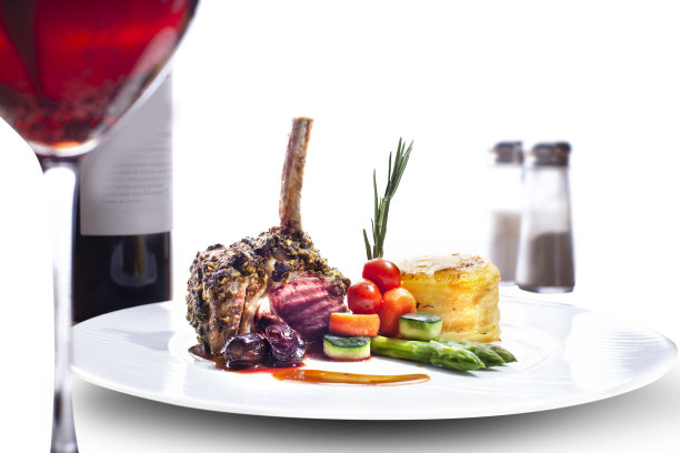 烟熏排骨配炒蔬菜，土豆泥，配酒。图片下载