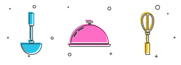 在厨房勺子上放上一盘食物图片下载