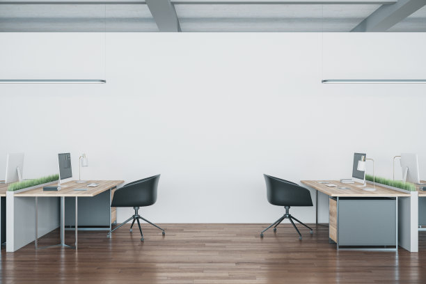 用电脑和空白墙清洁办公室内部图片下载