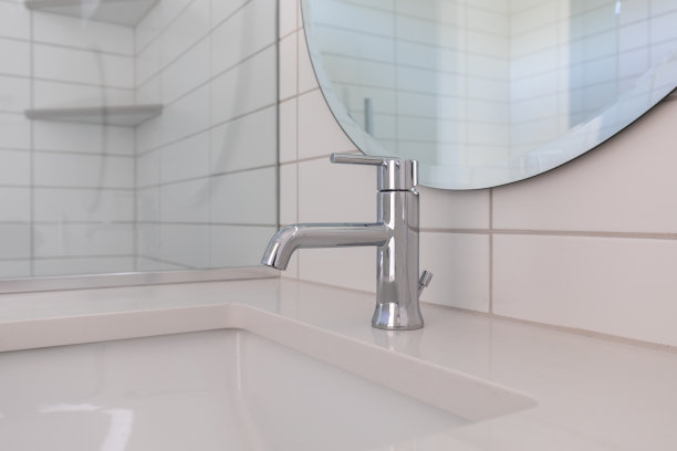 水槽特写与镜子图片下载