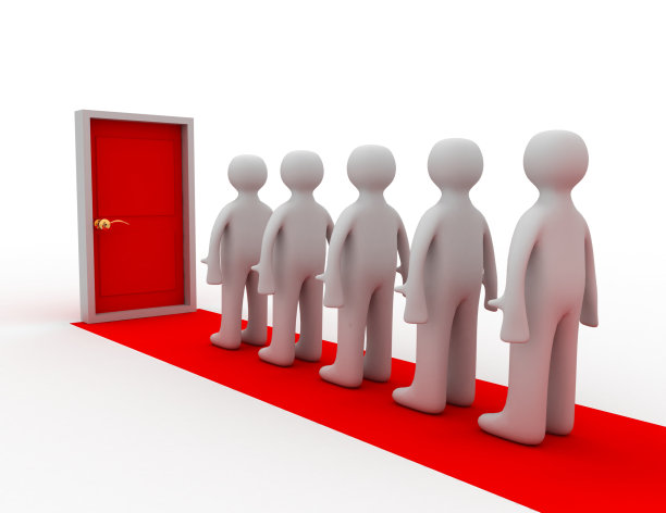 人们站在紧闭的门前图片下载