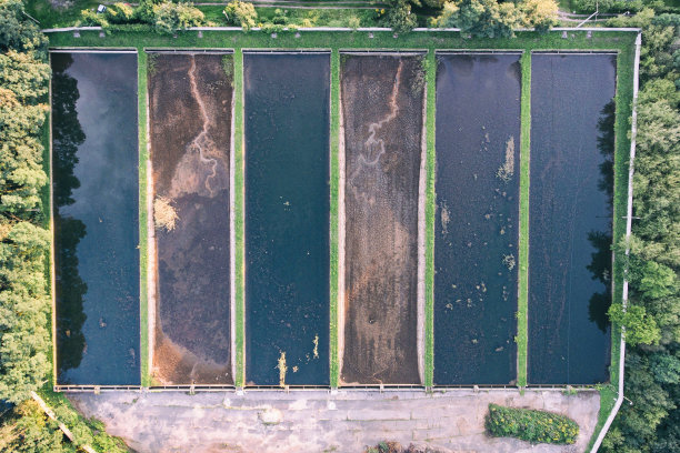 波兰西里西亚铁厂水处理厂沉淀池无人机拍摄图片下载