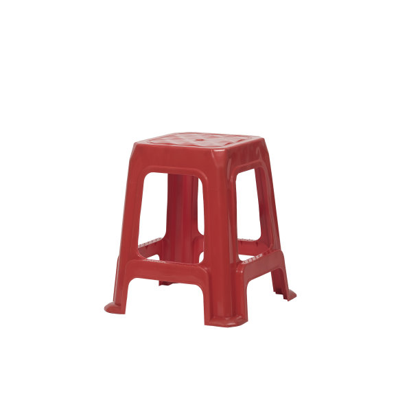 白色背景的塑料家具、椅子、桌子、凳子图片下载