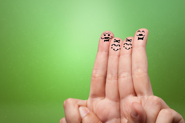 优雅的手指在一起微笑图片下载