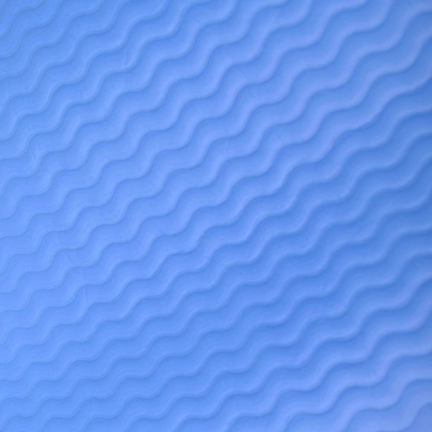 弹性橡胶质地的蓝色瑜伽垫图片下载