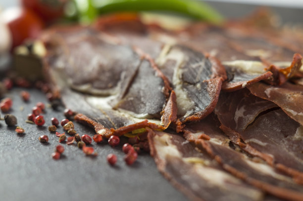 采购产品切碎的培根，胡椒，香料，番茄和大蒜图片下载