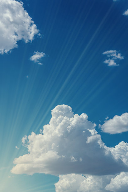 蓝天白云，阳光灿烂图片下载