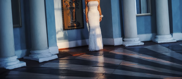 优雅优雅的新娘婚纱图片下载