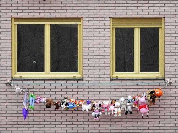 一堆奇怪的布娃娃图片下载