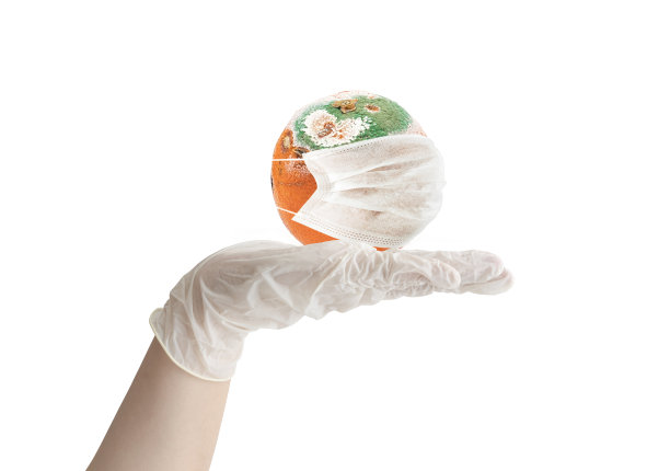 冠状病毒covid-19霉菌橙色白色手套卫生水果和蔬菜孤立在白色背景图片下载