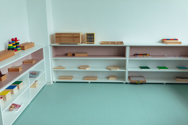 这里很安静图片下载