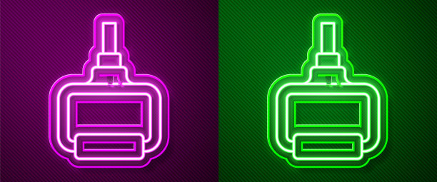 发光的霓虹灯线TPX循环训练设备图标隔离在紫色和绿色的背景。运动设备。矢量图图片下载