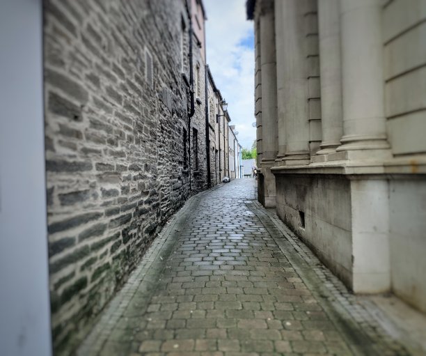 开襟羊毛衫鹅卵石人行道图片下载