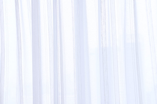 白色窗帘波浪与图案背景。窗上透明窗帘图片下载