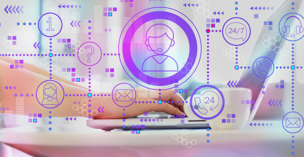 每周7天24小时的客户服务和一个用笔记本电脑的女人图片下载