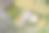 从上到下的无人机拍摄的惠特克利夫山小学，这是一个阳光明媚的夏日里英国学校和居民住宅的航拍照片图片下载