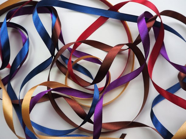 彩色缎带纹理背景。庆祝活动的概念。图片下载