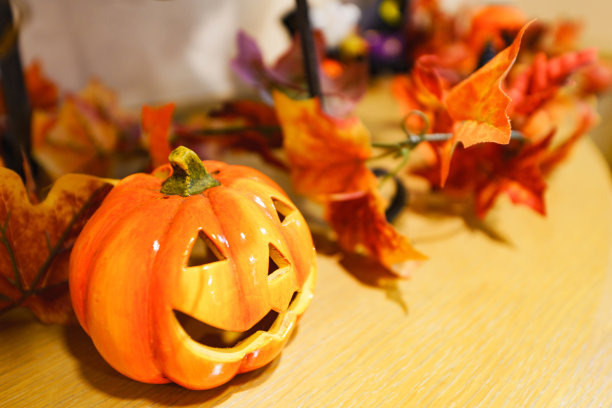 万圣节橙色大南瓜在秋天图片下载