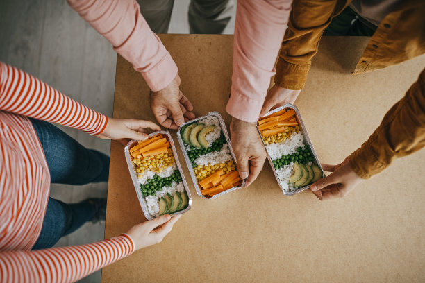 在学校吃饭图片下载