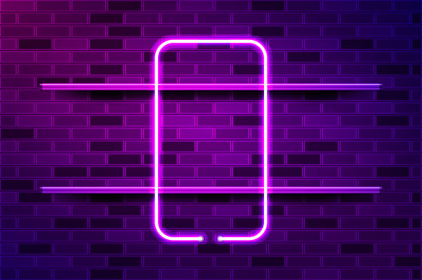 智能手机框架发光紫色霓虹灯或LED条灯。现实的矢量图图片下载