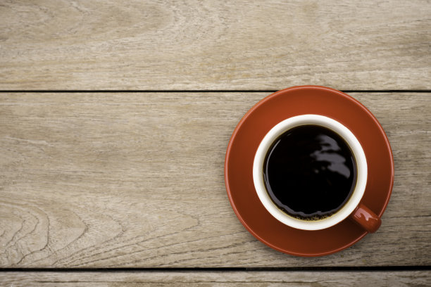 红色的杯子图片下载