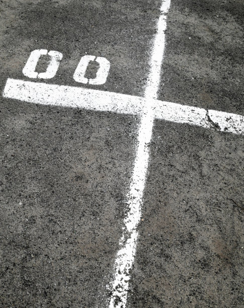在沥青路面上划线和编号图片下载