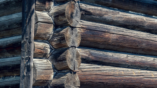 旧木屋的纹理。乡村背景。图片下载