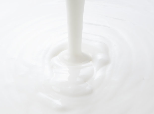 滴酸奶的特写照片图片下载