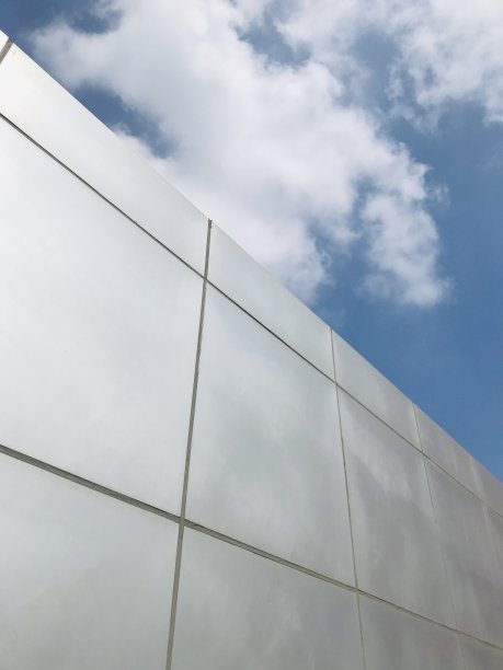 天空下的建筑结构图片下载