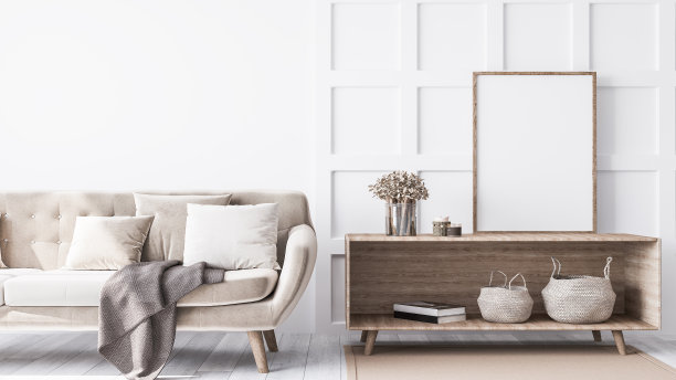 时尚的客厅内饰木制咖啡桌，植物两空框架和优雅的配件。库存图片图片下载