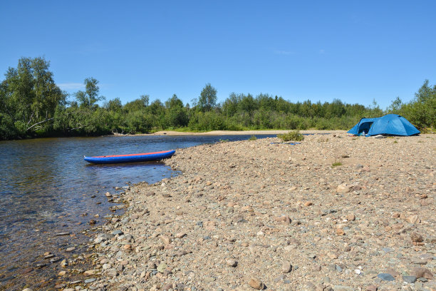 在国家公园的夏季旅行。图片下载