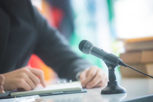 国际商人就外交合作发表了公开声明，以支持国际贸易和地区层面的良好商业关系。图片下载