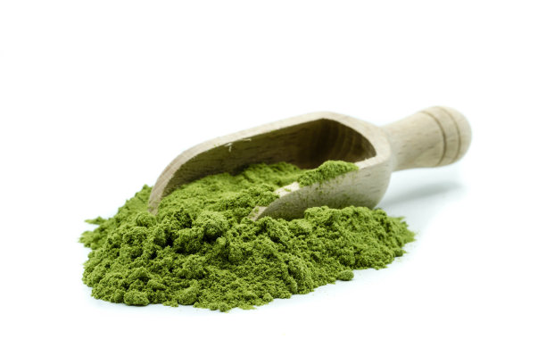 青稞粉分离在白色背景上图片下载