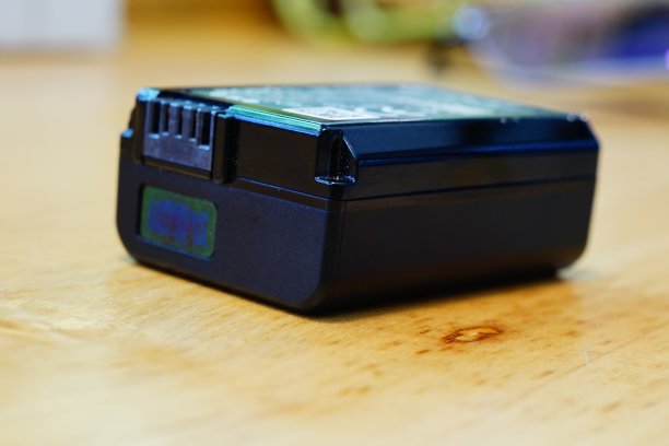 数码单反相机可充电电池图片下载