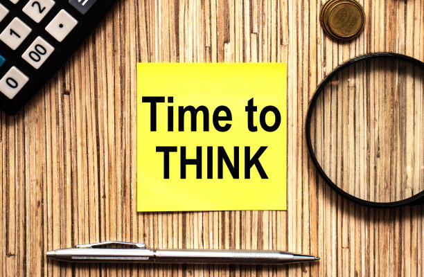 用钢笔写黄色笔记思考图片下载