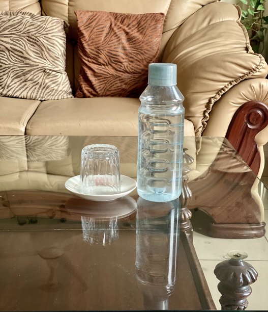 水瓶和水杯图片下载
