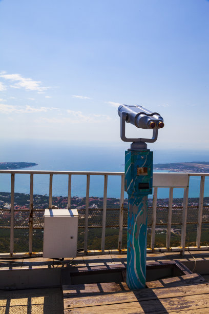 观景台上的望远镜。图片下载