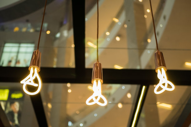 咖啡店用的装饰灯泡。图片下载