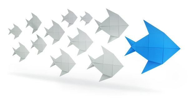 一组白色的纸船和蓝色的领队图片下载