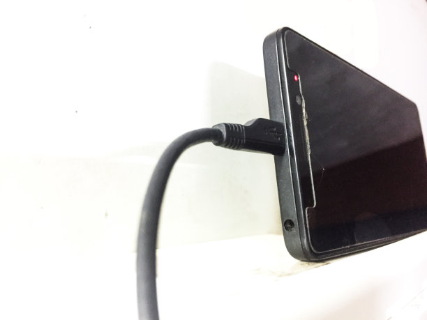 给手机充电图片下载